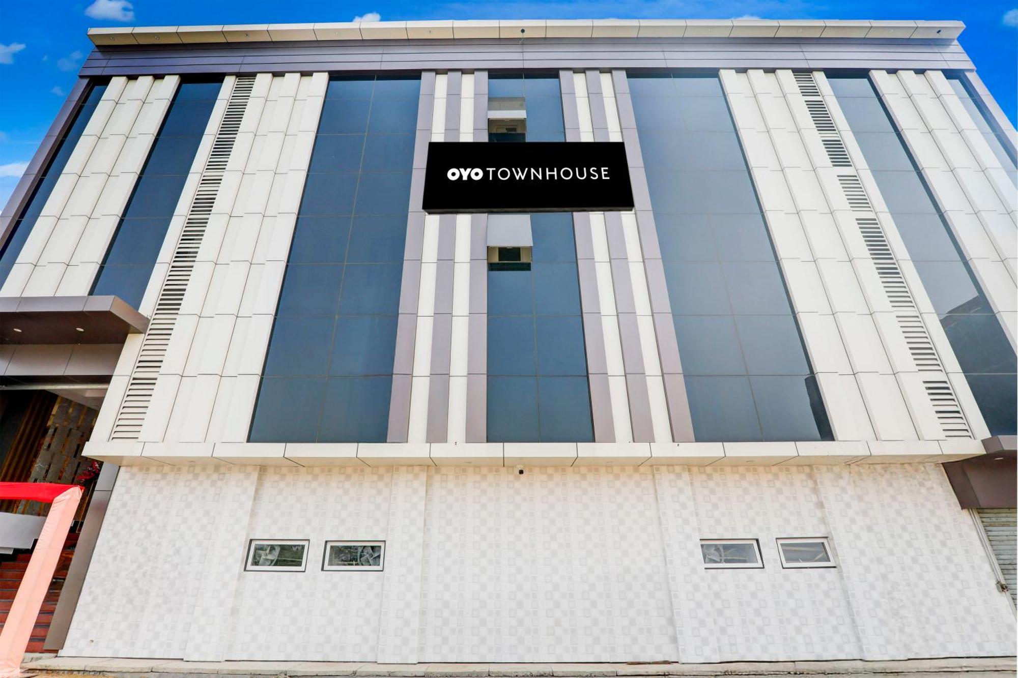 Hotel Super Townhouse Gls International à Lucknow Extérieur photo
