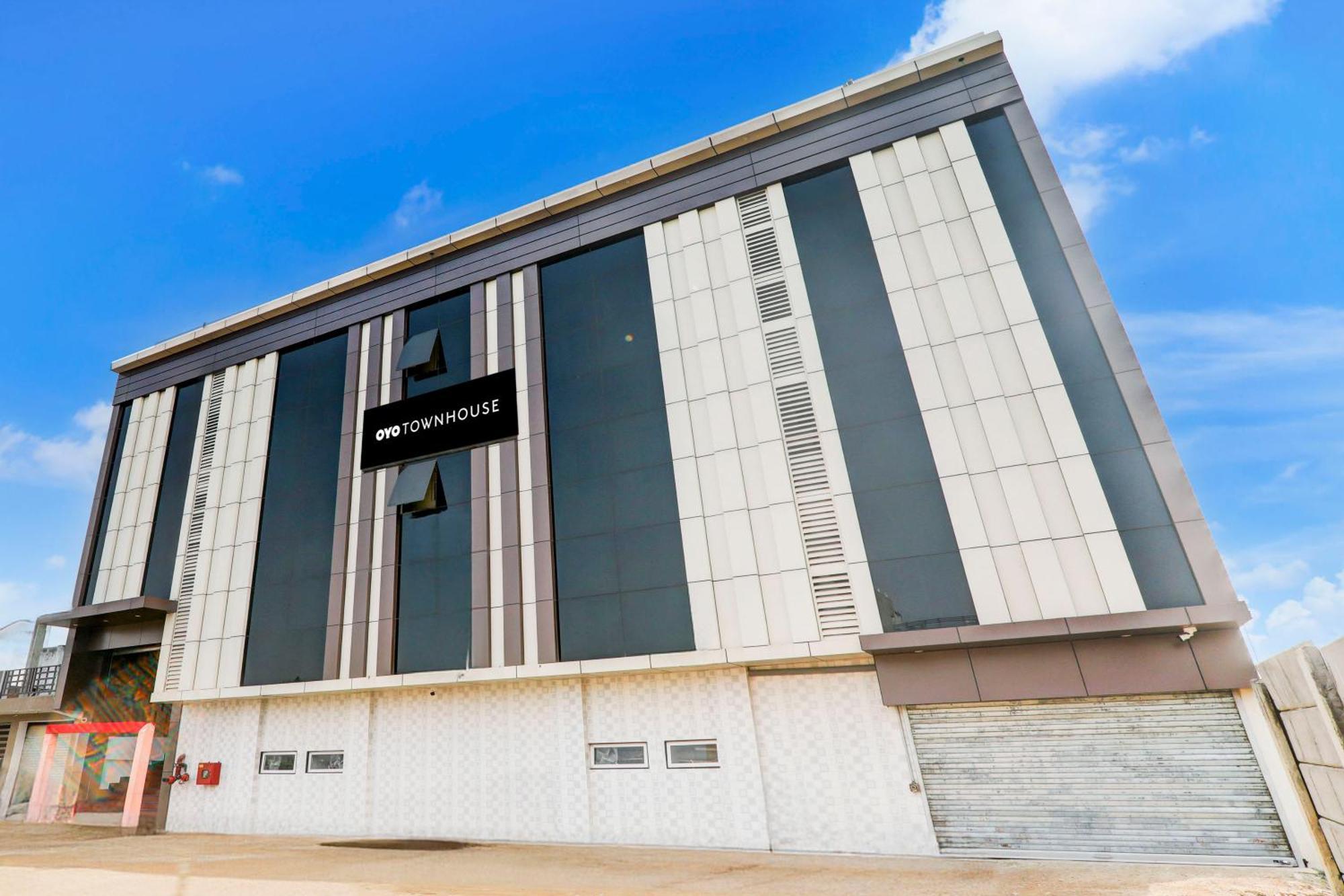 Hotel Super Townhouse Gls International à Lucknow Extérieur photo