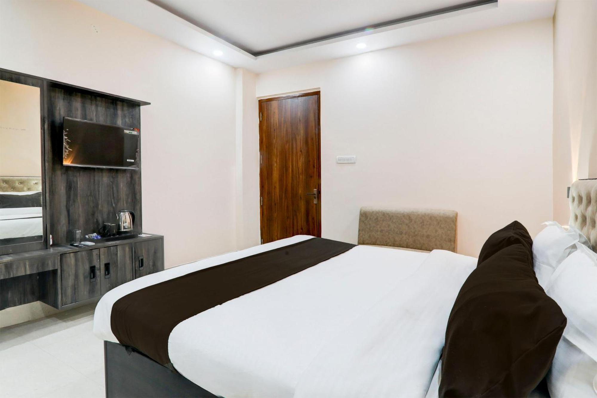 Hotel Super Townhouse Gls International à Lucknow Extérieur photo