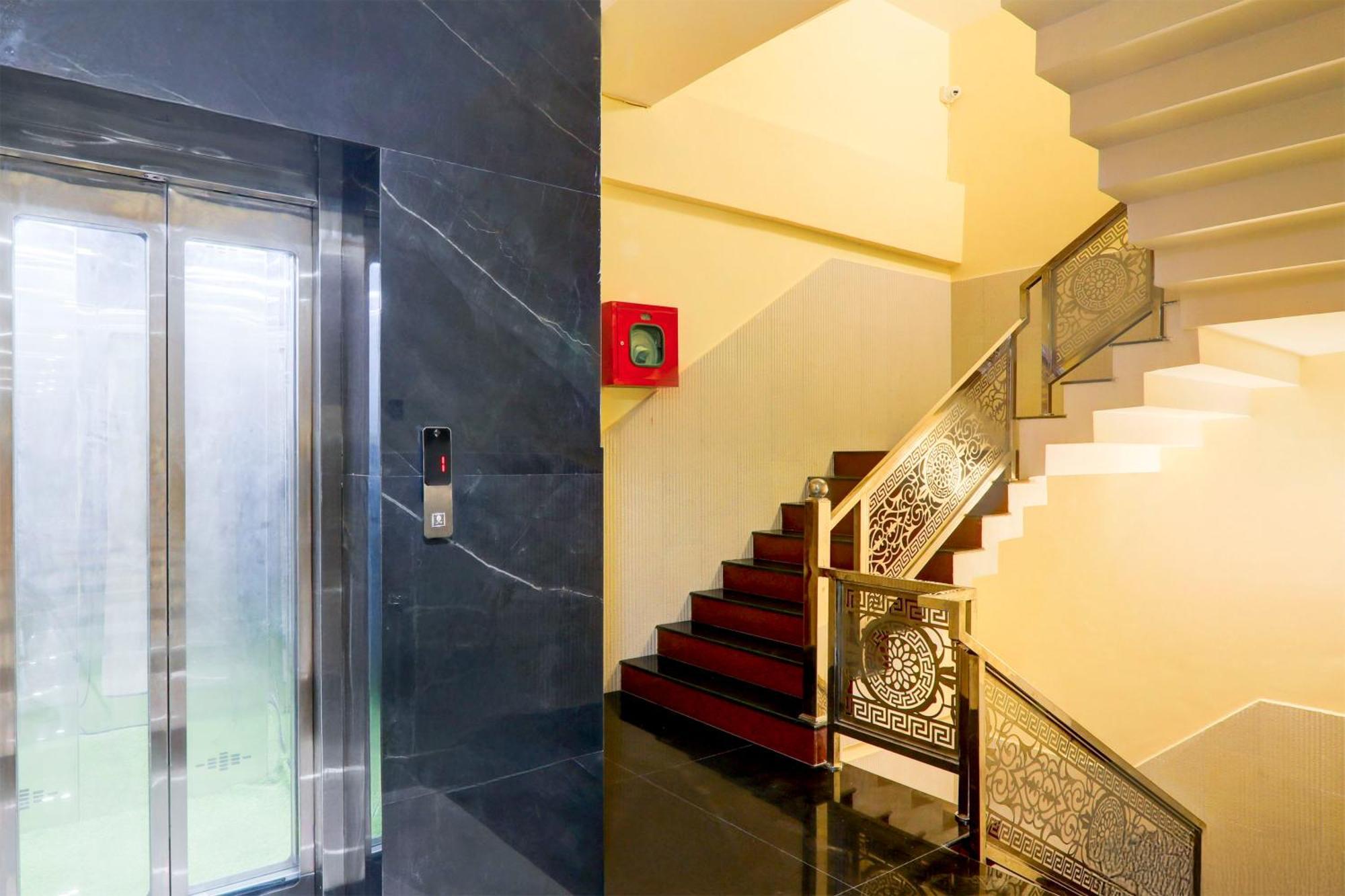 Hotel Super Townhouse Gls International à Lucknow Extérieur photo